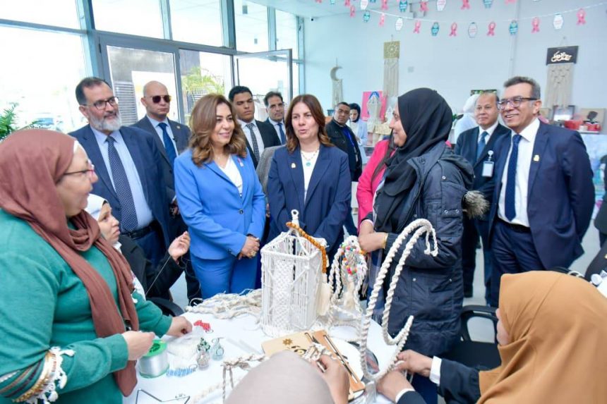 وزيرة التنمية المحلية 1