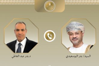 وزير الخارجية يبحث مع نظيره العماني تداعيات المواجهات العسكرية بالمنطقة