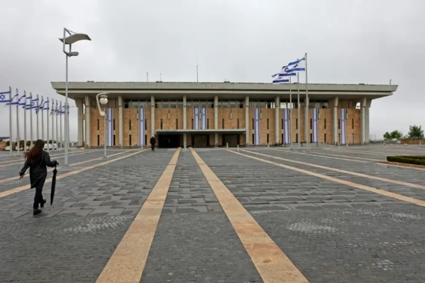 إسرائيل تقرّ ميزانية لسنة 2026 تتضمن زيادة كبيرة بالإنفاق الدفاعي