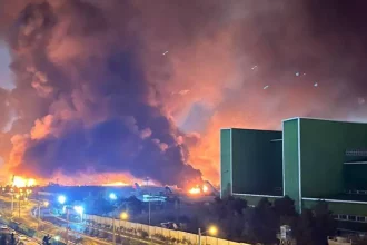 إيران تواصل استهداف قواعد وسفن رغم تعرضها لأعنف غارات الحرب