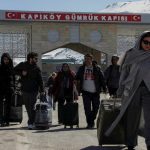 إيرانيون على الحدود مع تركيا