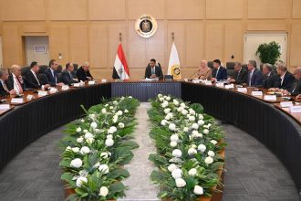 اجتماع وزير الصناعة