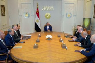 السيسي لرئيسي إكسون موبيل وأباتشي