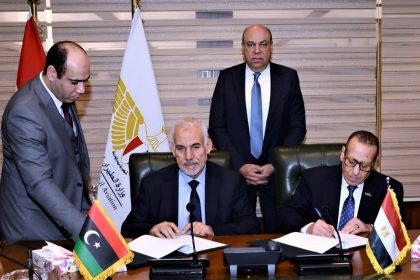 توقيع مذكرة تفاهم بين سلطة الطيران المدني المصرية ومصلحة الطيران المدني الليبية لتعزيز التكامل في إدارة المجال الجوي