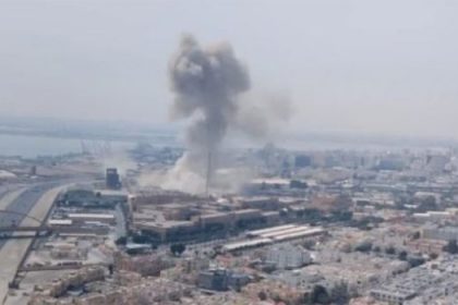 دخان فوق السفارة الأمريكية وسقوط طائرات حربية أمريكية في الكويت