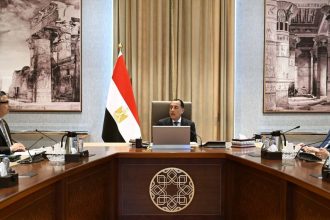 رئيس الوزراء الحكومة تعمل على استمرار وجود مخزون كبير من مختلف السلع الأساسية لمدد زمنية كافية