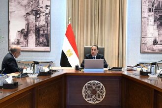 رئيس الوزراء ووزير الكهرباء