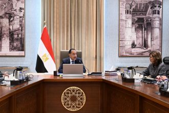 رئيس الوزراء يستعرض المنظومة المقترحة لتطوير وتأهيل الكوادر بالجهاز الإداري للدولة