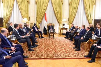 رئيس الوزراء يلتقي رئيس مجموعة البنك الدولي والوفد المرافق له