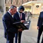 رئيس مجموعة البنك الدولي وحرمه يزوران المتحف المصري الكبير