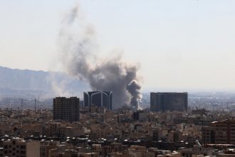 ضربات إيرانية على دول الخليج تحصد ضحايا ومقتل ثلاثة أميركيين