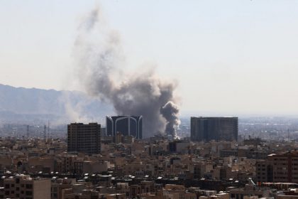 ضربات إيرانية على دول الخليج تحصد ضحايا ومقتل ثلاثة أميركيين