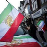 فرحة الإيرانيين في بريطانيا تتحول إلى خوف مع احتدام الصراع في الوطن