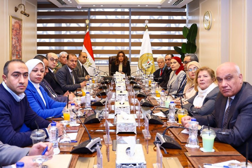 قرارات لتنظيم مزاولة أنشطة الإدارة المتكاملة للمخلفات. دراسة مد مدة التراخيص للأنشطة غير الخطر