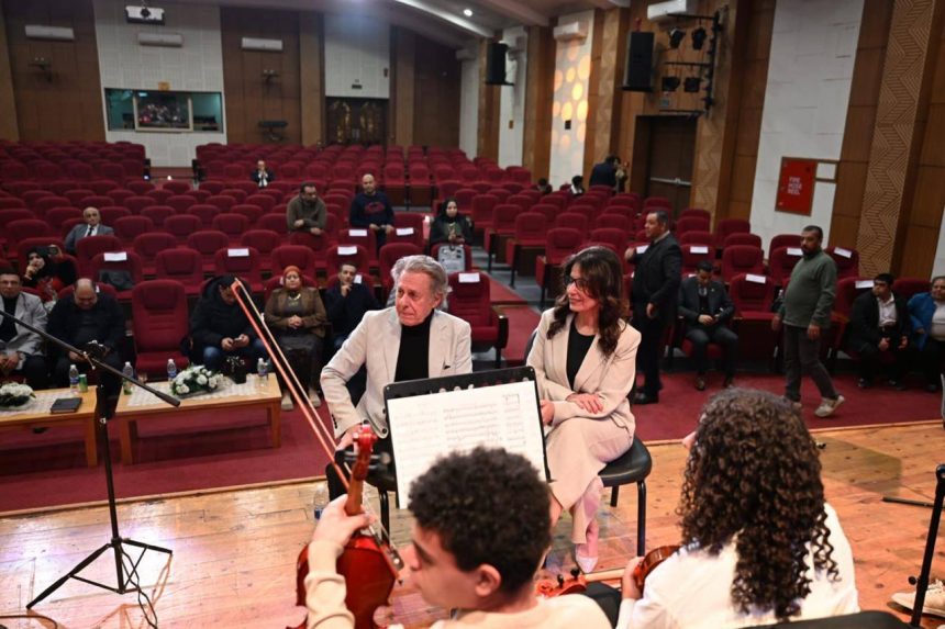 كورال وأوركسترا مصر الوطني