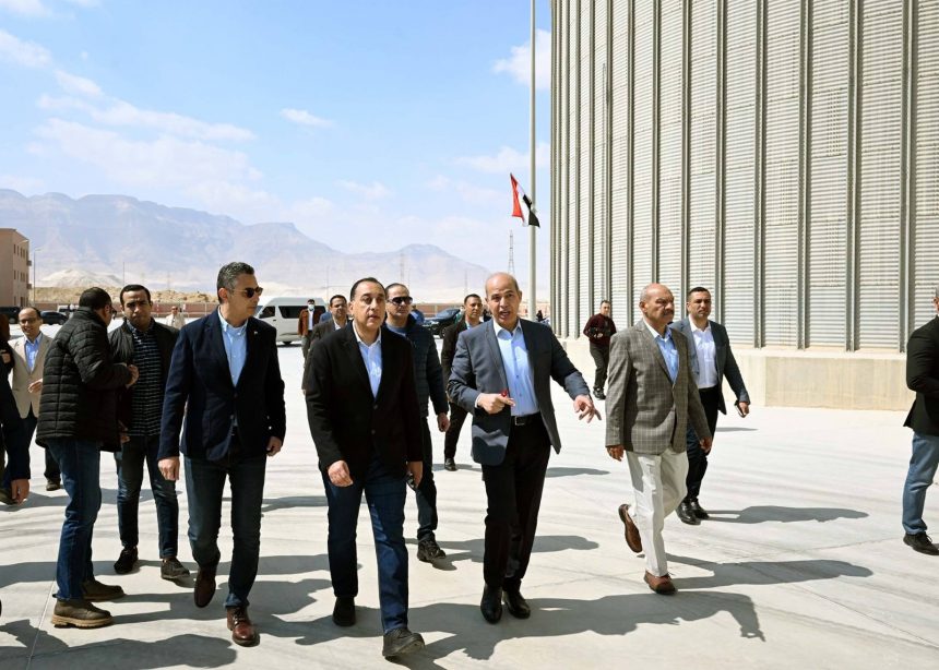 مدبولي التوسع في إنشاء الصوامع الحديثة وتطوير سلاسل إمداد الحبوب أحد محاور استراتيجية الأمن الغذائ