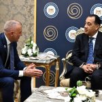 مدبولي لرئيس إيني الحكومة حريصة على تهيئة مناخ جاذب للاستثمارات الأجنبية في قطاعي الغاز والبترو