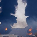 مصادر تعليق بعض عمليات تحميل النفط بعد حريق في الفجير