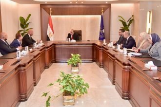 هيئة الدواء المصرية تبحث مع أسترازينيكا تعزيز توطين الصناعة الدوائية ودعم التوسع في الأسواق الإفريقية