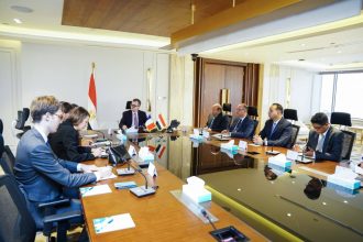 وزير التخطيط للسفير الفرنسي