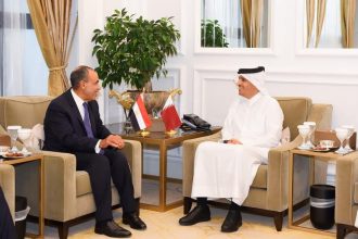 وزير الخارجية يؤكد لنظيره القطري دعم مصر الكامل لأشقائها في الخليج ضد الاعتداءات الإيرانية