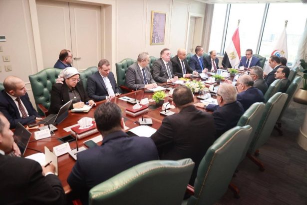 وزير الصحة المخزون الاستراتيجي من الأدوية والمستلزمات الطبية مستقر ويغطي احتياجات المواطنين بكفاءة عالي