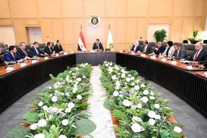 وزير الصناعة يجتمع بمصنعي السيراميك والبورسلين لبحث تحديات القطاع وسبل حلها