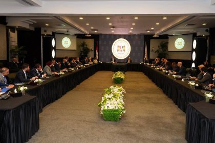 وزيرا االاستثمار والصناعة