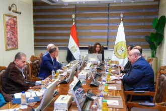 وزيرة التنمية المحلية والبيئة تعقد اجتماعًا موسعًا مع القيادات لمناقشة ملامح الرؤية الاستراتيجية للوزارة 2026–2030