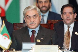 وفاة الرئيس الجزائري السابق اليامين زروال عن 84 عاما