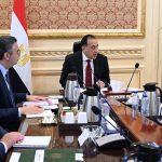 رئيس الوزراء يتابع موقف توافر السلع الاستراتيجية واستعدادات الموسم الحالي لتوريد القمح المحلي