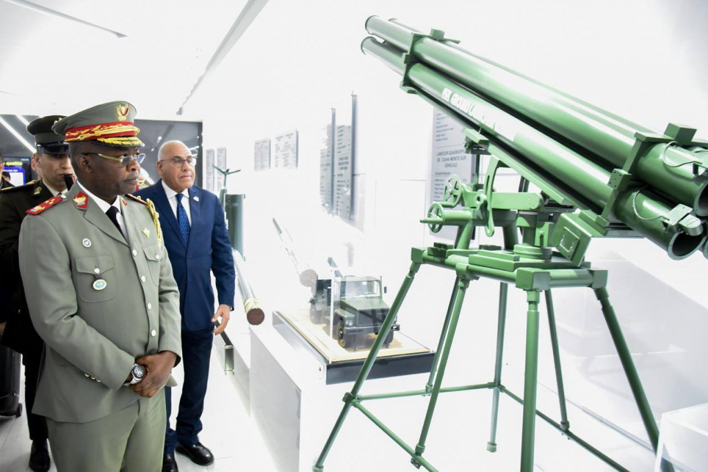 رئيس هيئة التصنيع يبحث مع رئيس الأركان الكونغولي تلبية احتياجات الصناعات الدفاعية والأمنية بالكونغو الديمقراطية 3 image 7