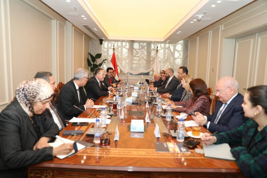 التعليم العالي والاتصالات