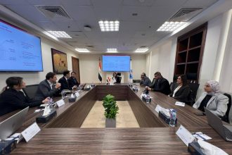 الهيئة العامة للتأمين الصحي الشامل تبحث التعاون مع شركات عالمية لتحديث منظومة علاج أمراض القلب وتطوير حزم الخدمات العلاجية