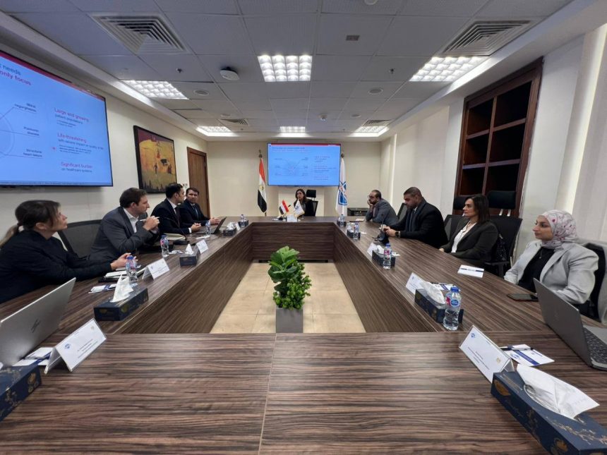 الهيئة العامة للتأمين الصحي الشامل تبحث التعاون مع شركات عالمية لتحديث منظومة علاج أمراض القلب وتطوير حزم الخدمات العلاجية