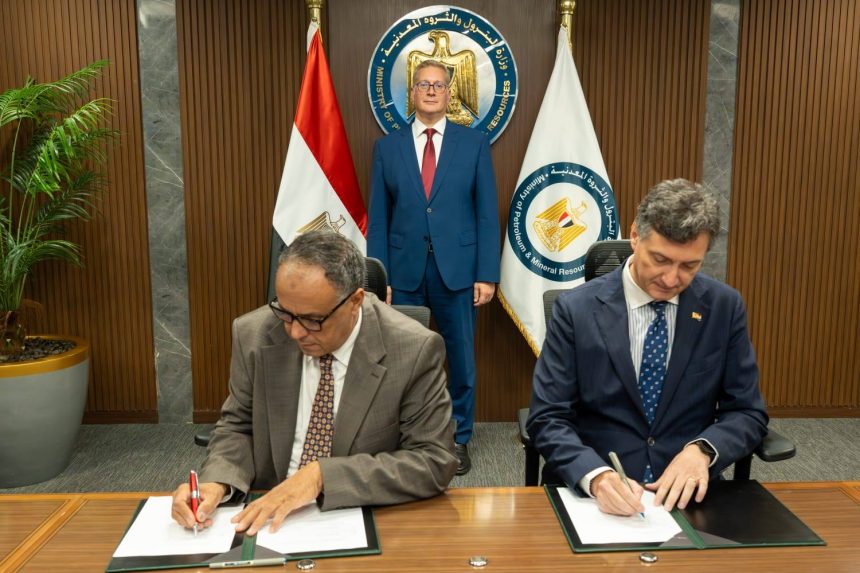 توقيع مذكرة نوايا مع إيني لتجديد الالتزام بمنطقة شمال بورسعيد