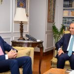 وزير الخارجية يبحث مع الممثل الأعلى لغزة