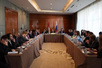 وزير الخارجية يستعرض أمام ممثلي كبرى الشركات الروسية الامتيازات المصرية والحوافز الاستثمارية للمستثمرين