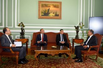 وزير الخارجية يستقبل رئيس هيئة الشراء الموحد لبحث تعزيز التعاون