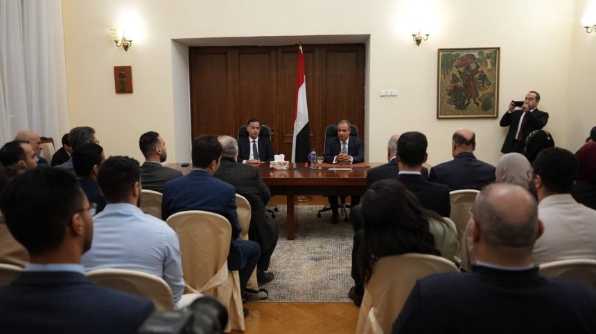 وزير الخارجية يلتقي أبناء الجالية المصرية في موسكو