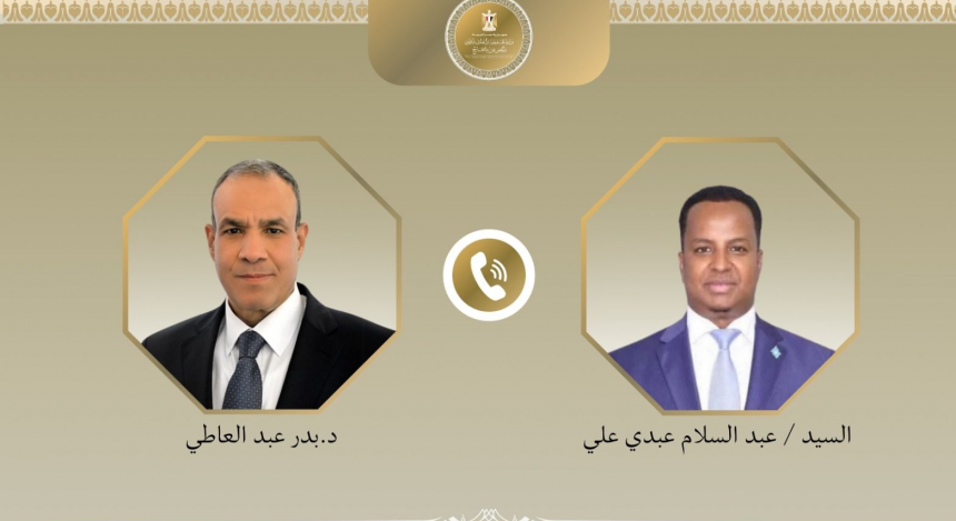 وزير الخارجية يؤكد لنظيره الصومالي