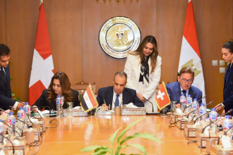 التوقيع على اتفاقية مشروع مبادرة الإلكترونيات الدائرية بين مصر وسويسرا