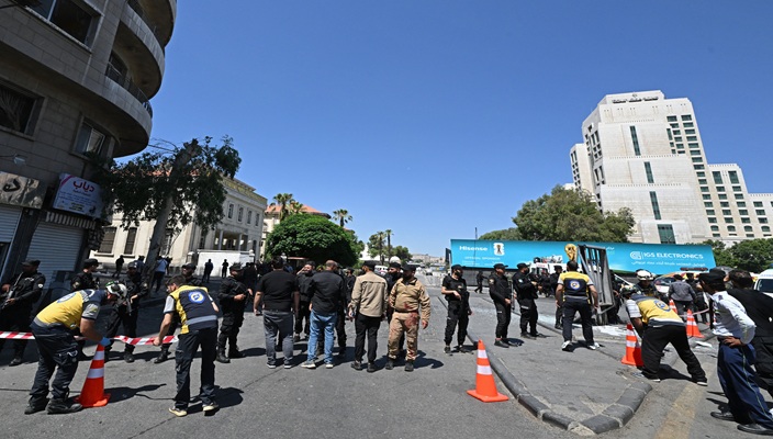 18 مصابا بانفجار عبوتين ناسفتين قرب فندق أمضى فيه الرئيس الفرنسي ليلته في دمشق