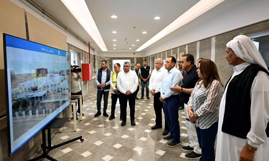 7 مشروعات بمطروح.. مدبولي: الحكومة ترفع كفاءة منشآت صحية وطبية لضمان جاهزيتها لتطبيق التأمين الصحي الشامل 2 image 104
